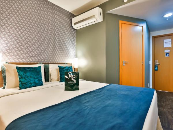 San Diego Express Barro Preto : photo 3 de la chambre chambre supérieure lit queen-size