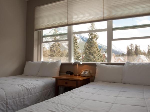 YWCA Banff Hotel : photo 4 de la chambre chambre double avec 2 lits doubles