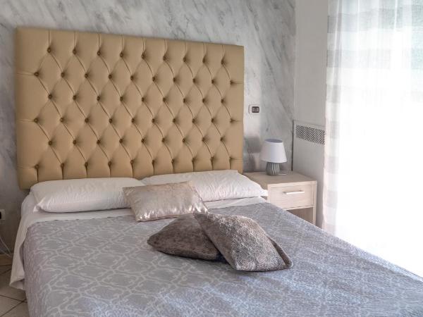 Albachiara Suite Rooms : photo 5 de la chambre chambre double deluxe avec balcon