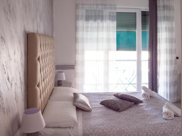 Albachiara Suite Rooms : photo 1 de la chambre chambre double deluxe avec balcon