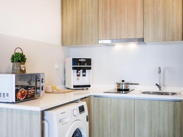 Tropicana 218 Macalister Studio with Seaview : photo 4 de la chambre studio lit queen-size de luxe