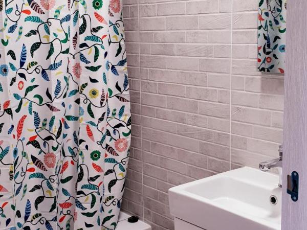 Pensión La Estrella : photo 6 de la chambre chambre triple avec salle de bains privative