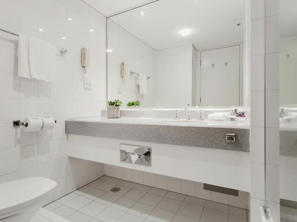 Mercure Melbourne Albert Park : photo 2 de la chambre chambre lit king-size privilège - vue sur lac