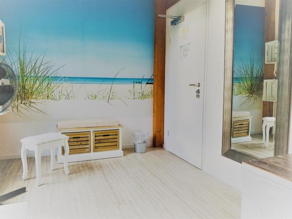 My Brand Boardinghouse Hamburg Volksdorf : photo 9 de la chambre chambre double standard avec salle de bains et cuisine communes