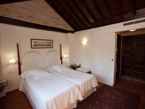 Hotel Casa Morisca : photo 2 de la chambre chambre double ou lits jumeaux supérieure - vue latérale sur alhambra