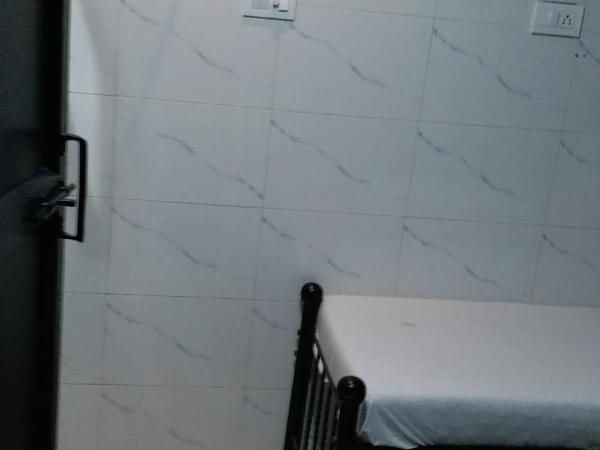 One Step Hostel : photo 1 de la chambre petite chambre double ou lits jumeaux