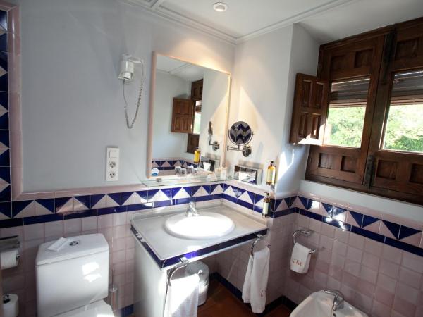 Hotel Casa Morisca : photo 8 de la chambre chambre double ou lits jumeaux supérieure - vue latérale sur alhambra