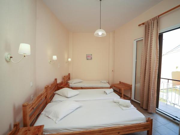 Europe Hotel : photo 8 de la chambre chambre quadruple