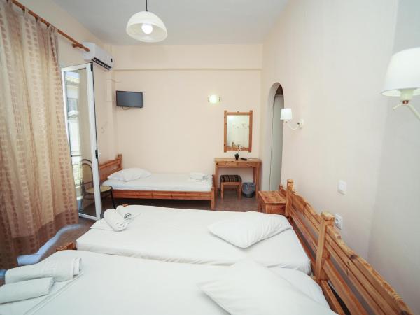 Europe Hotel : photo 9 de la chambre chambre quadruple