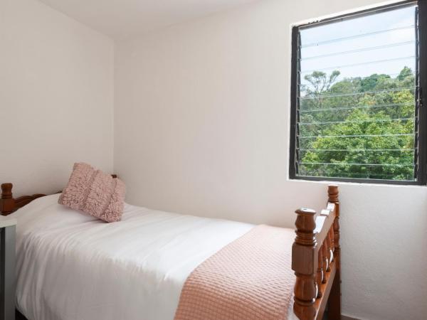 Cuarto en las Lomas : photo 2 de la chambre chambre simple avec salle de bains