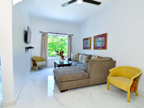 Rosil Place : photo 4 de la chambre appartement avec douche