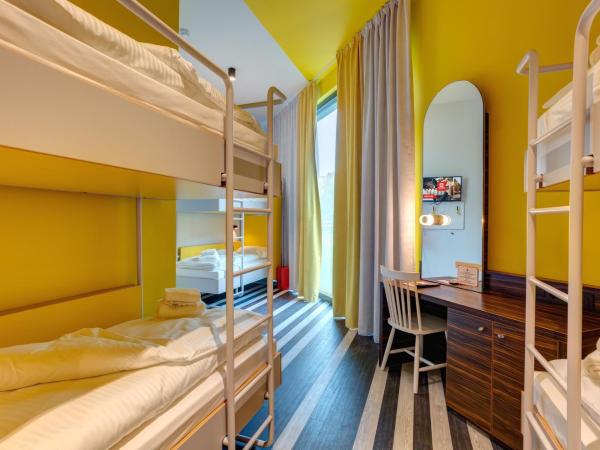 MEININGER Hotel Bruxelles Gare du Midi : photo 4 de la chambre chambre familiale