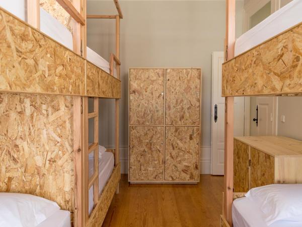 Queen's Garden Hostel : photo 2 de la chambre lit dans dortoir pour femmes de 6 lits