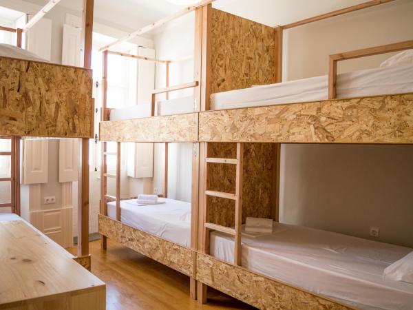 Queen's Garden Hostel : photo 1 de la chambre lit dans dortoir pour femmes de 6 lits