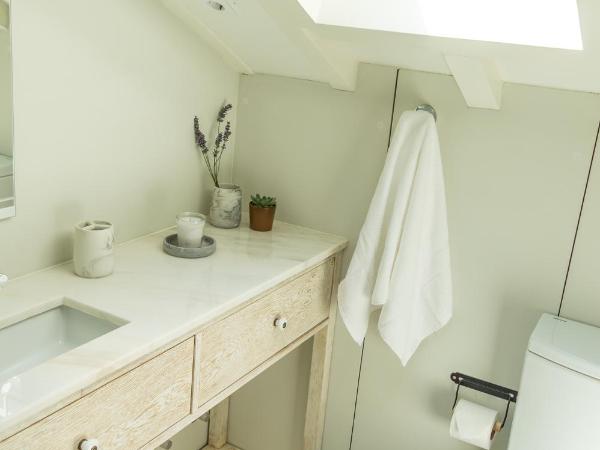 Queen's Garden Hostel : photo 7 de la chambre chambre lit king-size deluxe