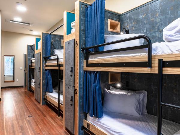 HI New Orleans Hostel : photo 4 de la chambre lit dans dortoir mixte de 6 lits