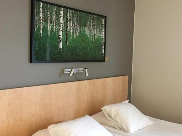 Linköpings Cityhotell och Vandrarhem : photo 2 de la chambre chambre lits jumeaux confort