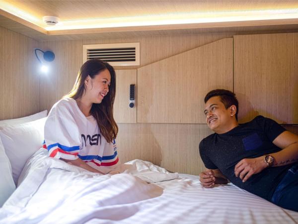 CUBE Boutique Capsule Hotel at Kampong Glam : photo 2 de la chambre chambre privée avec 2 capsules lit queen-size