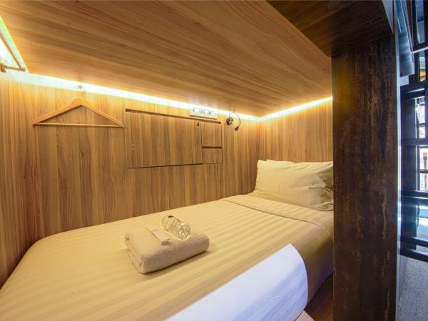 CUBE Boutique Capsule Hotel at Chinatown : photo 1 de la chambre capsule simple dans dortoir mixte