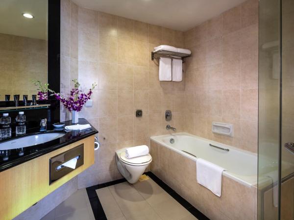 Furama City Centre : photo 3 de la chambre chambre double ou lits jumeaux de luxe avec connexion wi-fi