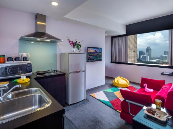 Furama City Centre : photo 5 de la chambre suite familiale