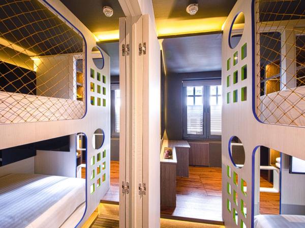 CUBE Family Boutique Capsule Hotel at Chinatown : photo 3 de la chambre chambres communicantes