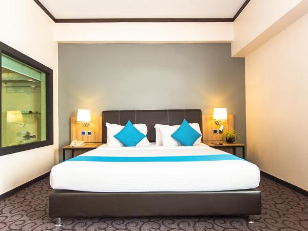 Kinta Riverfront Hotel & Suites : photo 3 de la chambre hébergement lit king-size deluxe supérieur