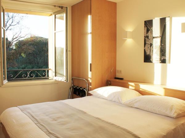 Clos des Oliviers Grimaud - Meublé de Tourisme : photo 4 de la chambre appartement 1 chambre de luxe avec terrasse