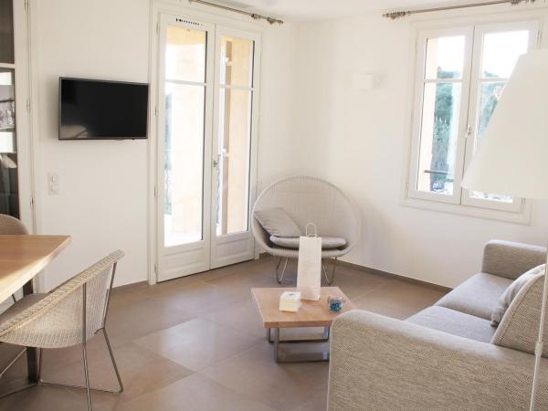 Clos des Oliviers Grimaud - Meublé de Tourisme : photo 5 de la chambre appartement 1 chambre de luxe avec terrasse