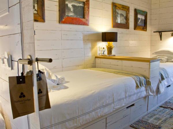 Surfers Lodge Peniche : photo 2 de la chambre chambre lits jumeaux standard