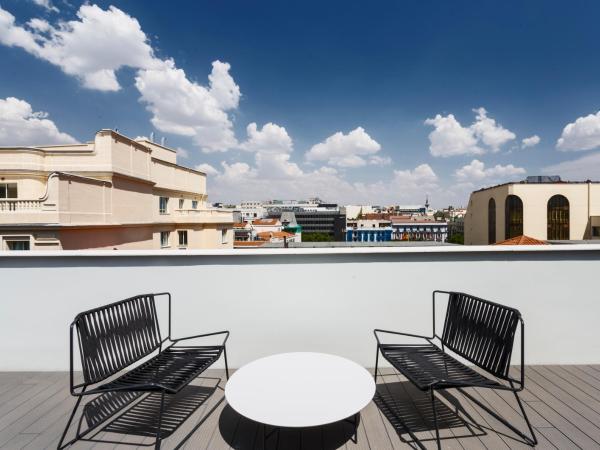 One Shot Fortuny 07 : photo 3 de la chambre chambre de luxe avec terrasse