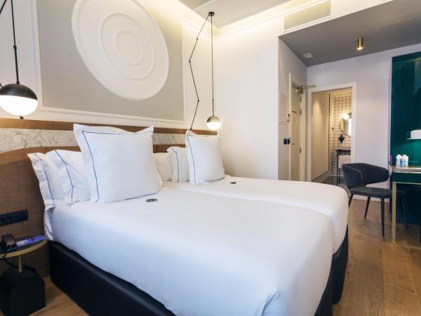 One Shot Fortuny 07 : photo 6 de la chambre chambre exécutive