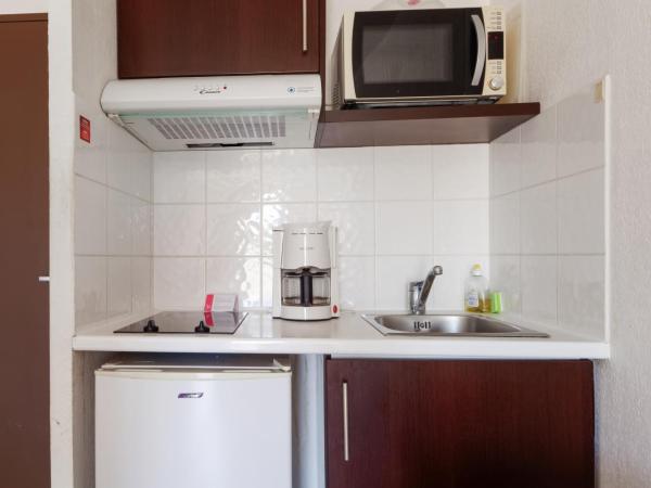 Zenitude Hôtel-Résidences Toulon Six Fours : photo 6 de la chambre appartement 1 chambre