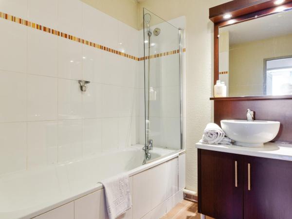 Zenitude Hôtel-Résidences Toulon Six Fours : photo 1 de la chambre villa 2 chambres - 6 personnes