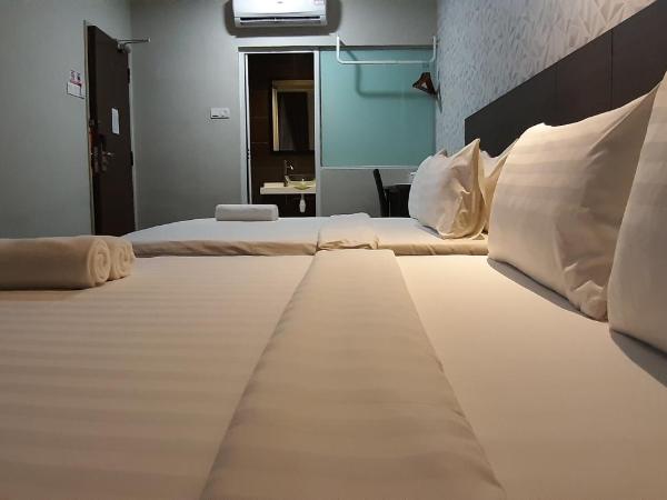 MIICO Hotel @ Mount Austin : photo 8 de la chambre chambre familiale avec fenêtre