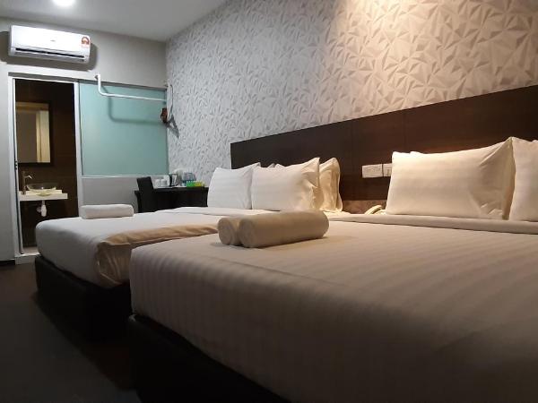 MIICO Hotel @ Mount Austin : photo 7 de la chambre chambre familiale avec fenêtre