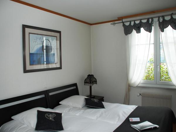 Hostellerie de Genève : photo 4 de la chambre chambre double ou lits jumeaux