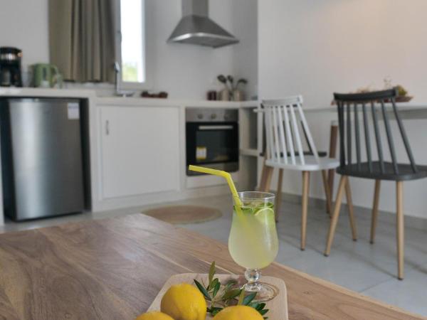 Blue Paradise Apartments : photo 4 de la chambre appartement - vue sur jardin