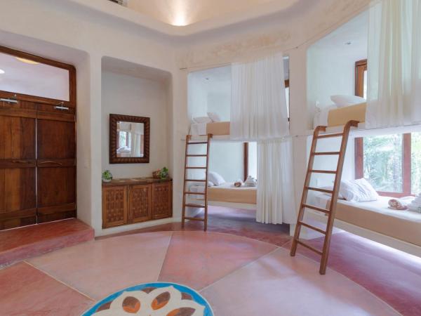 Hotel Holistika Tulum : photo 1 de la chambre lit simple dans dortoir pour femmes