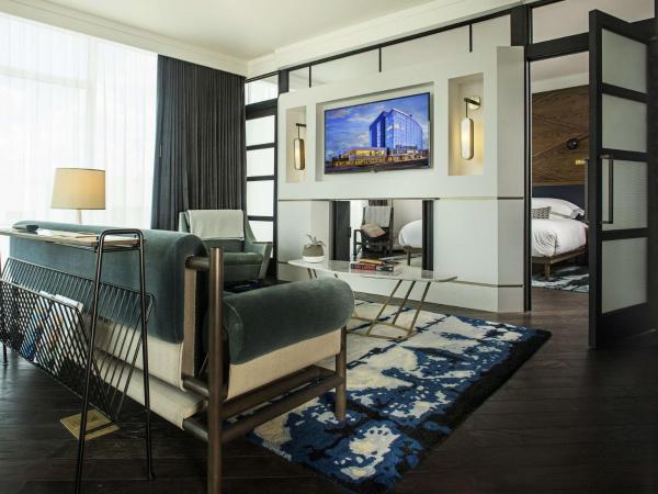 Thompson Nashville, by Hyatt : photo 2 de la chambre suite exécutive