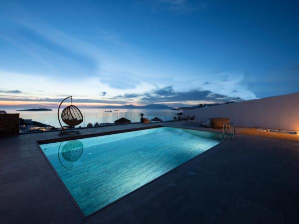 Mykonos Bay Resort & Villas : photo 10 de la chambre suite privée 2 chambres artistique de luxe avec jacuzzi extérieur et piscine privée - vue sur mer - annexe 