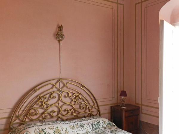 Agriturismo Cerrolungo : photo 1 de la chambre chambre double avec terrasse