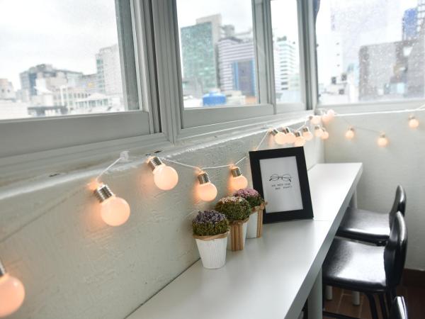 Dolma Hongdae : photo 4 de la chambre chambre triple avec salle de bains commune