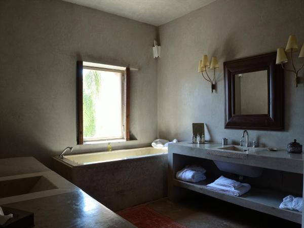 Ksar Char-Bagh Small Luxury Hotels : photo 6 de la chambre grande suite harim avec terrasse privée