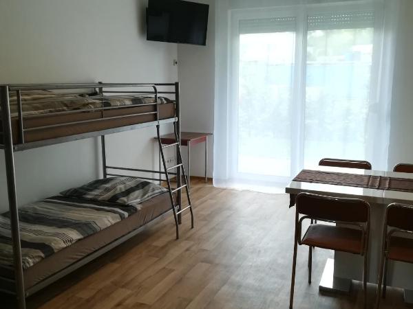 Jura Hotel : photo 2 de la chambre chambre familiale avec terrasse 