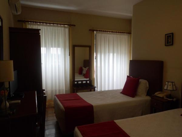 Hotel Larbelo : photo 6 de la chambre chambre lits jumeaux