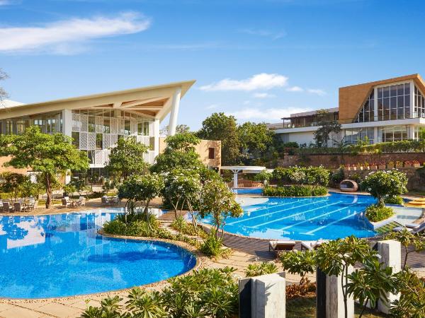 Taj Aravali Resort & Spa Udaipur : photo 1 de la chambre luxury hill view suite with garden & sit-out