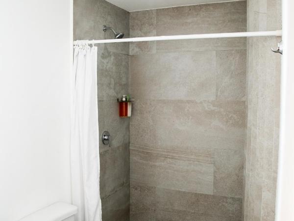 Booking 500 : photo 10 de la chambre chambre lits jumeaux