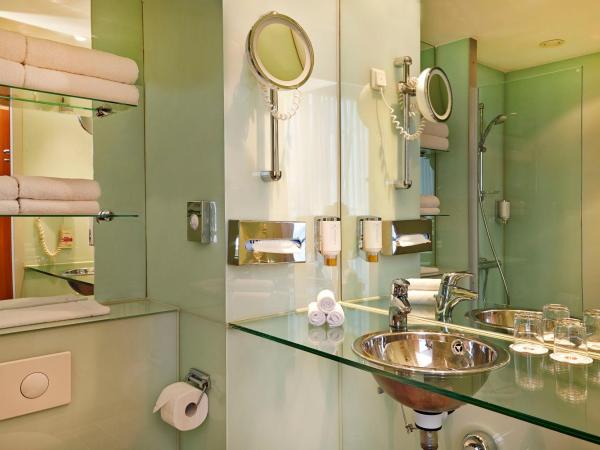 H+ Hotel Berlin Mitte : photo 5 de la chambre chambre double ou lits jumeaux confort