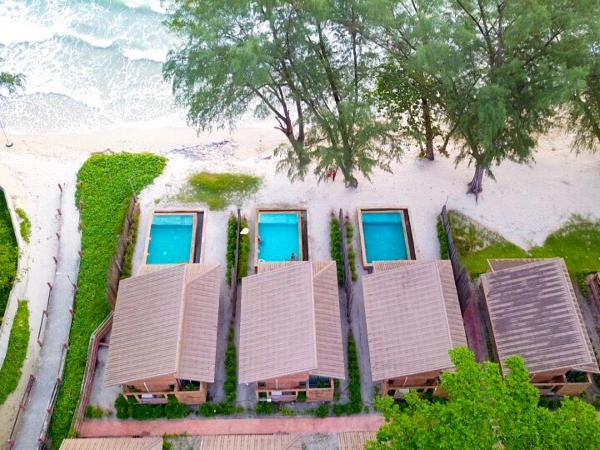Flora I Talay : photo 1 de la chambre villa avec piscine face à la mer